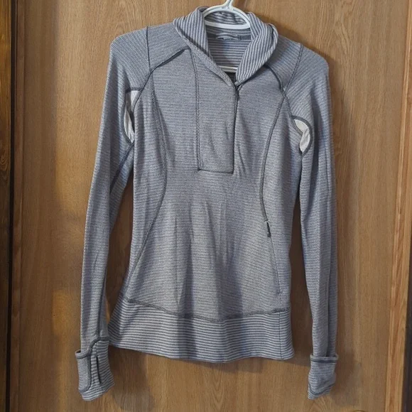 Lululemon Think Fast Pullover - Picture 1 of 4